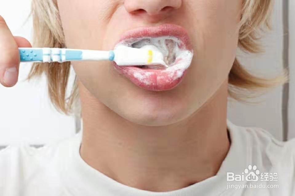 如何避免口臭情况？