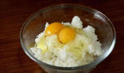 如何做米饭鸡蛋饼
