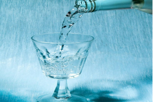 一瓶白酒多少斤