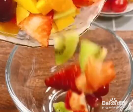 如何制作夏日水果果冻