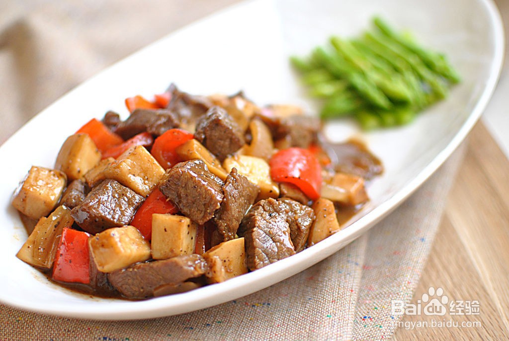 怎么做杏鲍菇黑椒牛肉粒