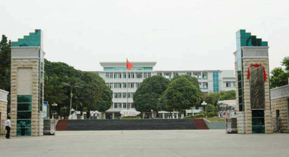 百色学院是啥级别