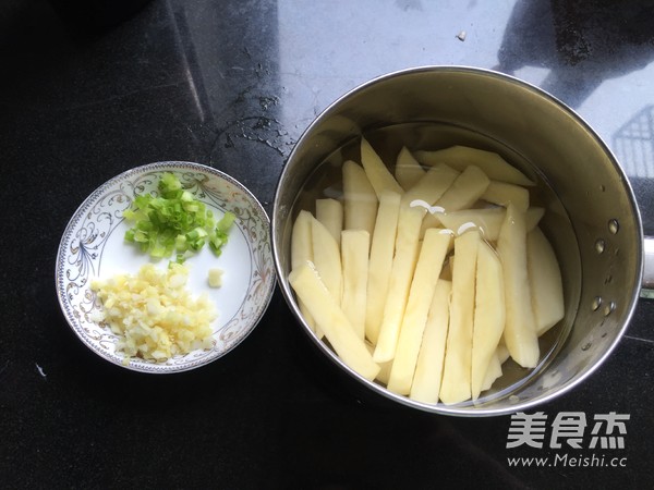 滋味土豆虾的做法