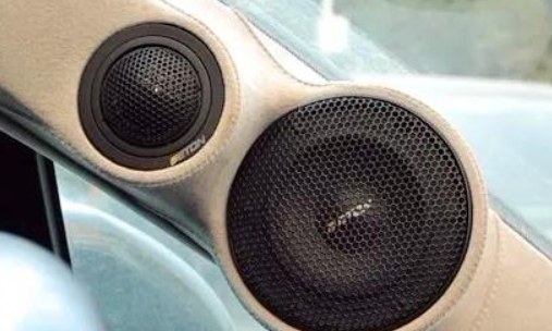 a柱可以装3寸喇叭吗