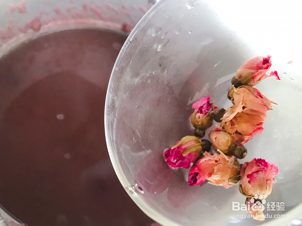 不能拒绝的玫瑰花桃胶红豆羹