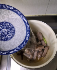 东北最爱的酸菜粉条炖排骨