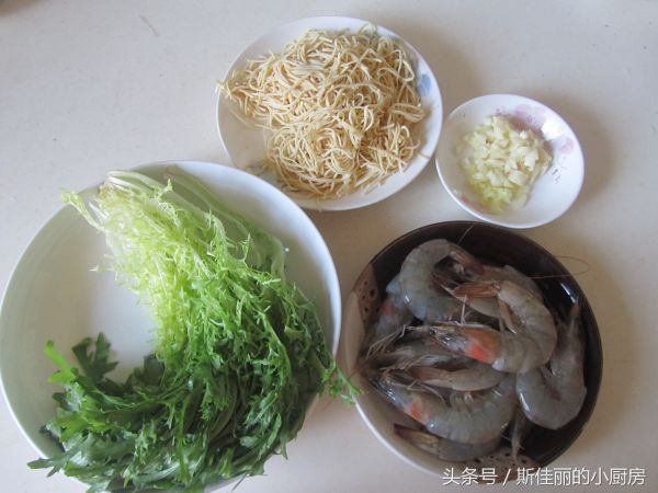 虾仁苦菊拌干丝