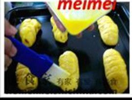 金闪闪南瓜香肠面包