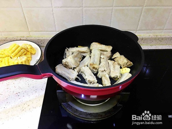 怎样制作排骨炖玉米