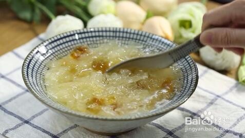 教你如何做皂角米+桃胶+银耳汤？