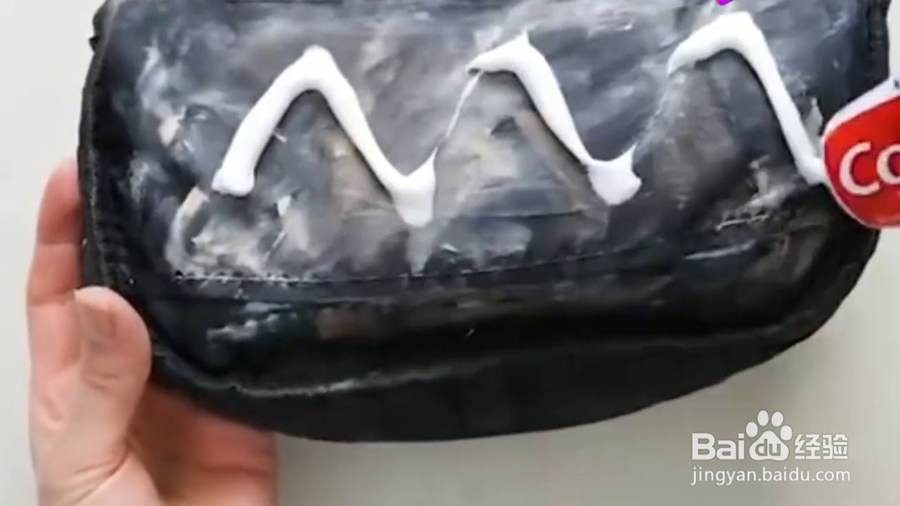 如何清洁自己的化妆工具？