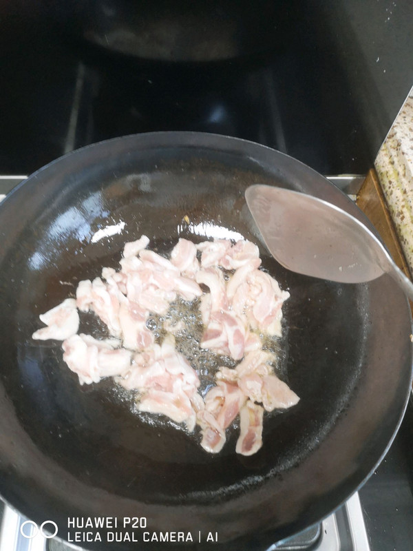 东北酸菜炒五花肉