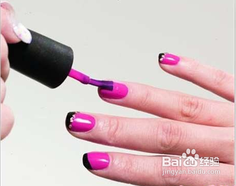 夏日浓重闪亮美甲方法