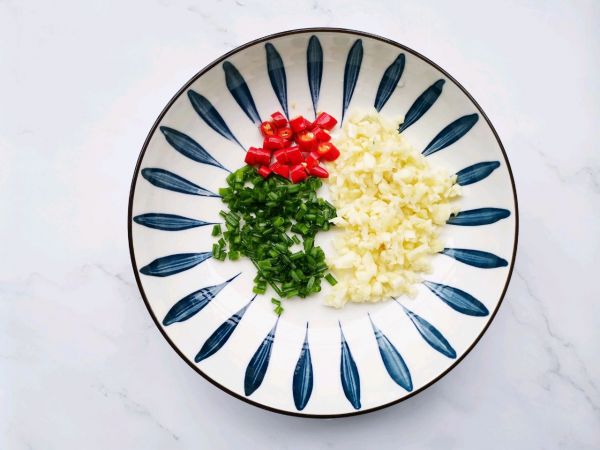 香拌油泼刀削面