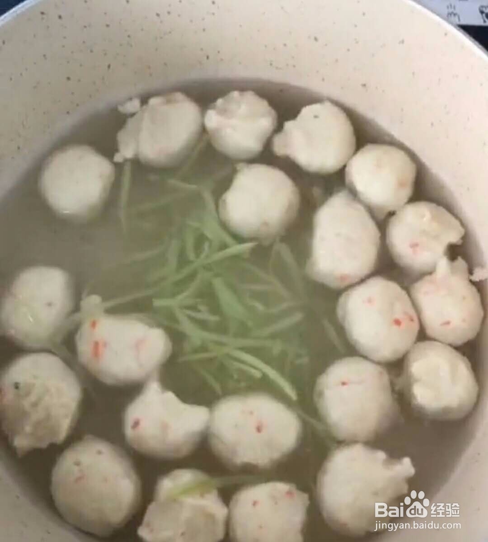 一岁以上宝宝制作鸡肉丸子汤做法