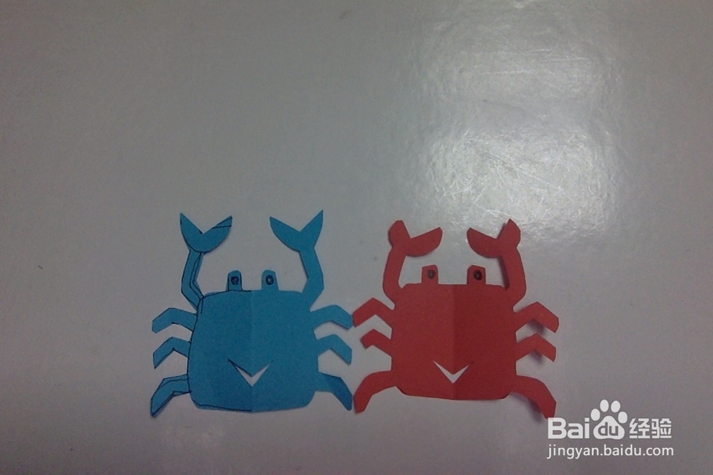 <b>怎么剪纸螃蟹怎样剪的亲子互动入门画画剪纸手工</b>