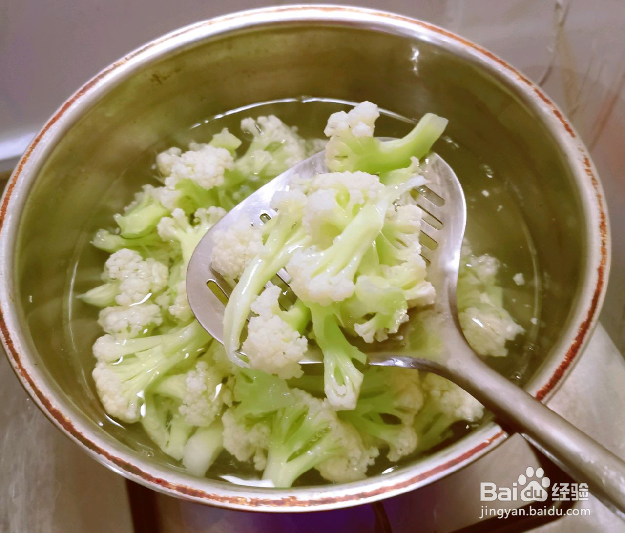 花椰菜炒荷兰豆的做法