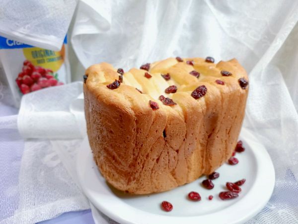 蔓越莓炼乳面包