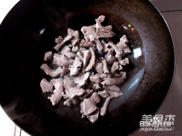 蒜苔炒猪心的做法