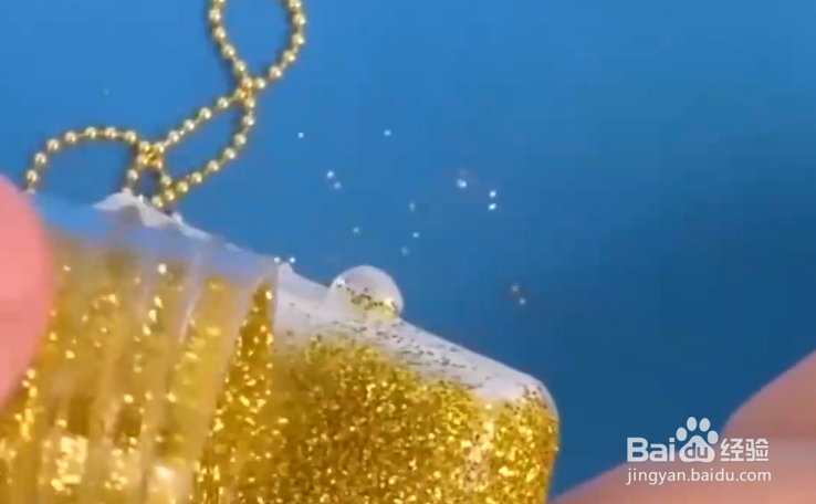如何给芭比娃娃制作包包