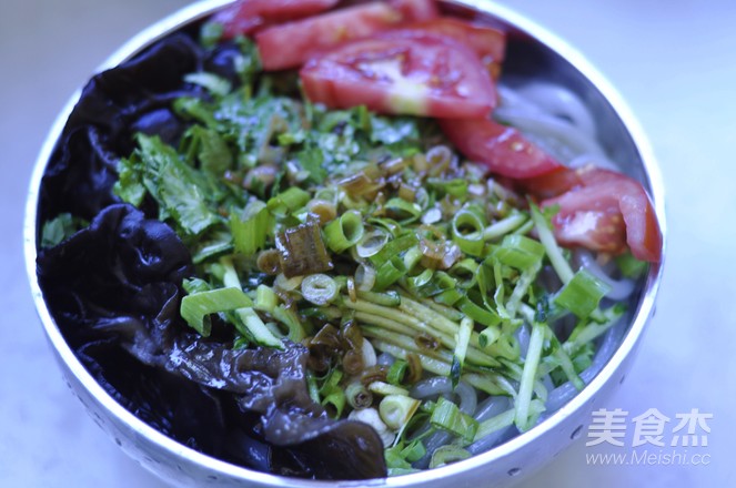 没有辣椒的酸辣粉