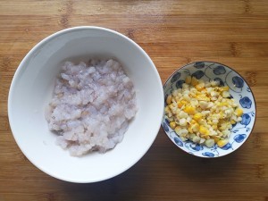 玉米虾饼制作过程