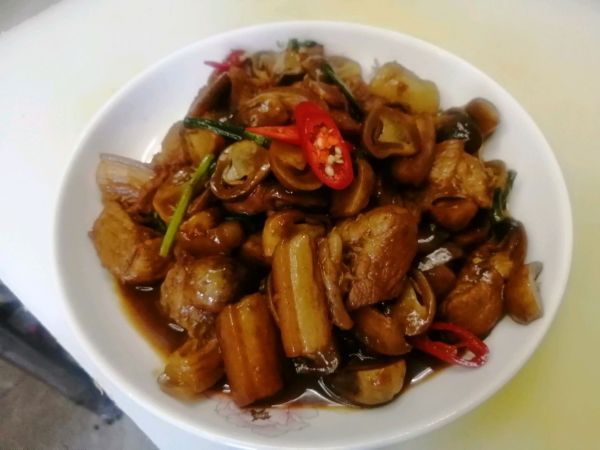猴头菇香焖五花肉
