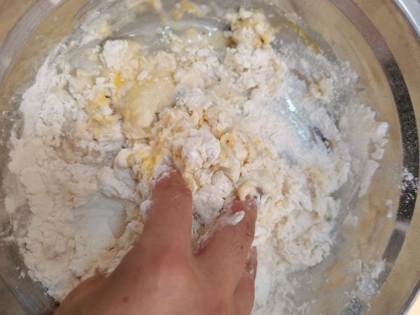 纯手工奶香椰蓉面包