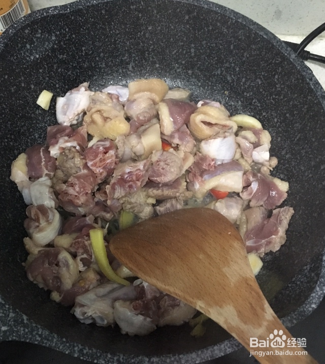 抢着吃的紫苏焖鸭