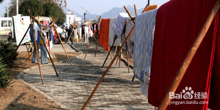 怎样快速去除被子上的霉味?