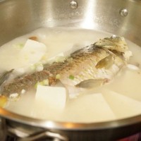 延缓衰老的香菇豆腐鲫鱼汤