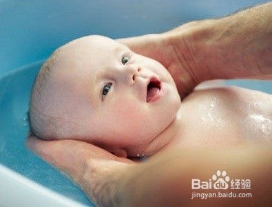 刚出生的宝宝的头垢详细清洗方法