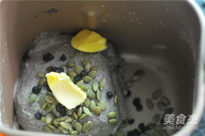 杏仁黑芝麻软欧