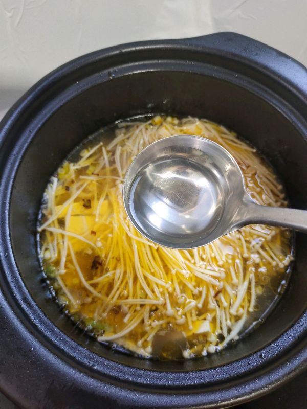 砂锅酸汤土豆粉