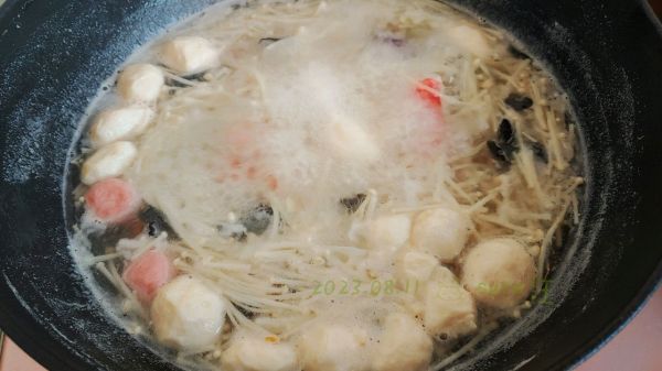 五菜菌菇烩鱼丸