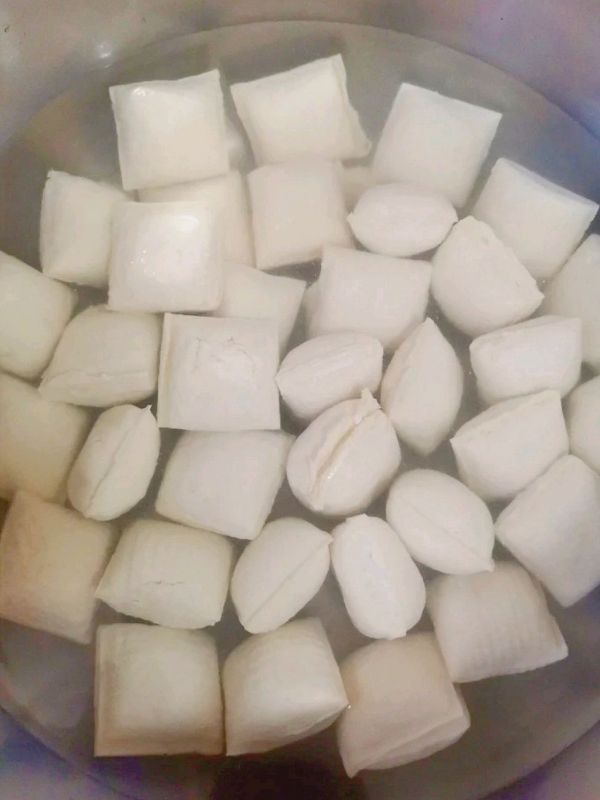 椒盐爆浆云南石屏豆腐