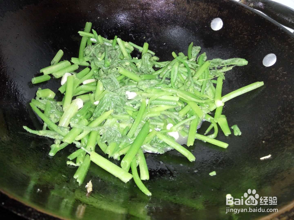 怎样做清爽可口的清炒南瓜藤？