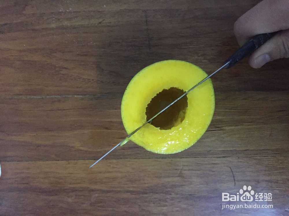 芒果快速去皮削皮方法