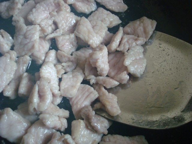 肉炒青椒木耳最简单的做法，快来学学吧！