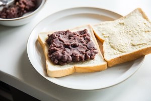 海盐红豆沙乳酪热压三明治怎么做？