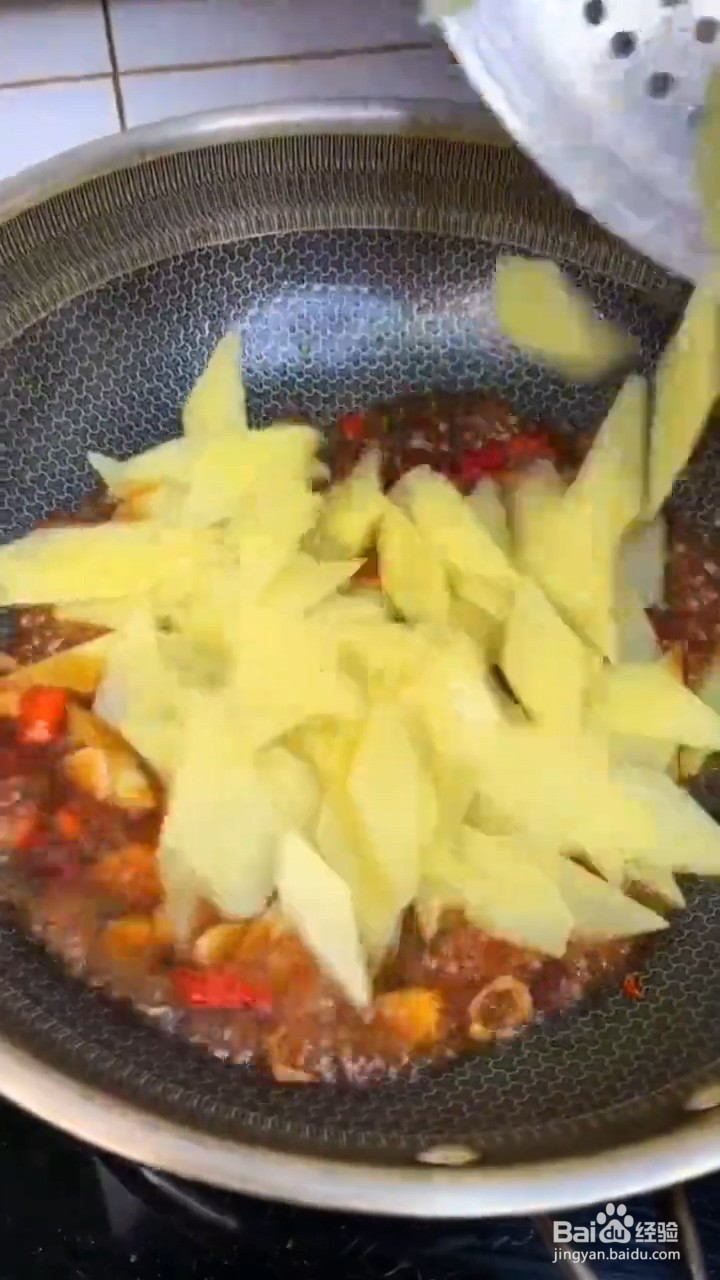 如何制作好吃的尖椒土豆片