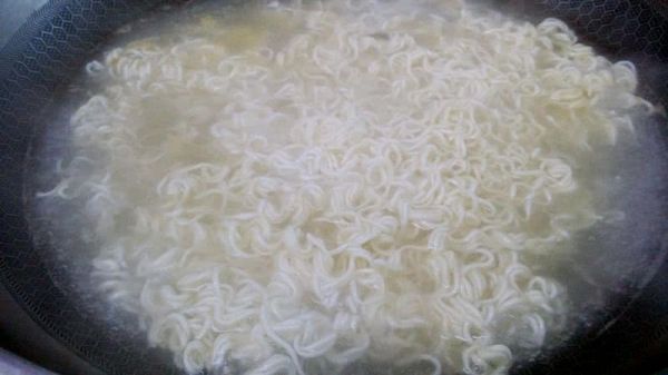 酱油培根蛋裹面