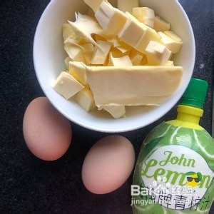 烟熏三文鱼培根本尼迪克蛋，附水波蛋荷兰酱做法