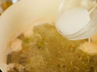 虾滑菌菇汤怎么做