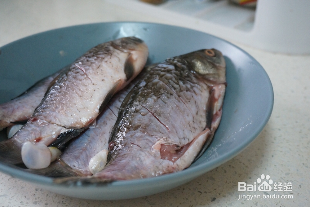 怎么做红烧鲫鱼（家常味）？