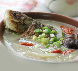 补脑鱼头汤的做法