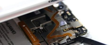 华为NOTE8手机怎么换屏幕玻璃