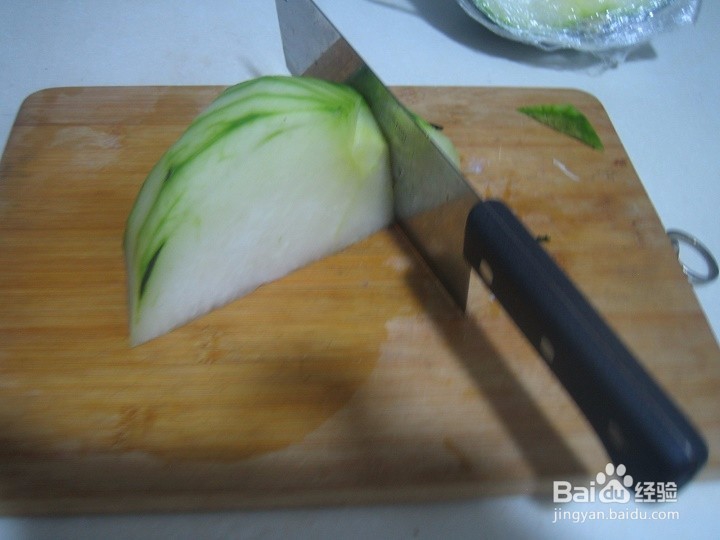 老年人怎样做好冬瓜焖熟鸡心肉的备料