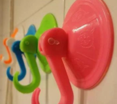 吸盘挂钩总是掉怎么办？