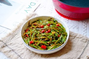 简单易学的酱爆豆角丝